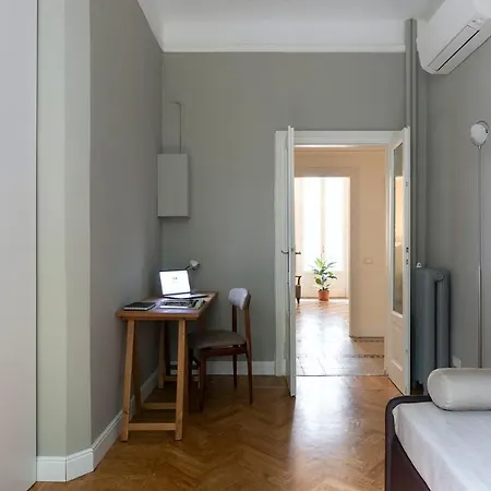Apartment Plum Guide - Cumulonimbus